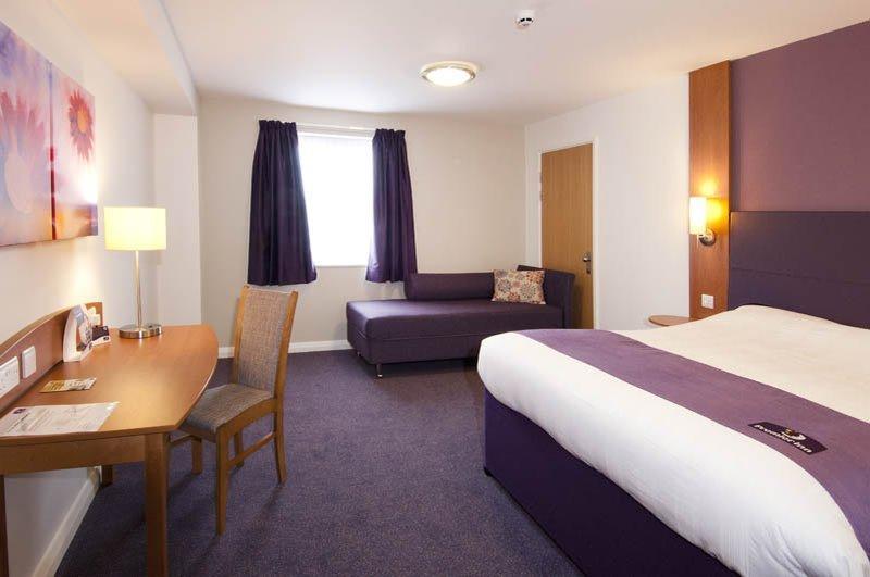 Premier Inn Ashford Central Exterior photo